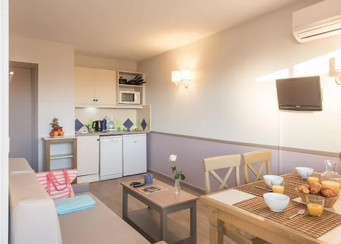 Lejlighedshotel Pierre & La Rostagne 3*