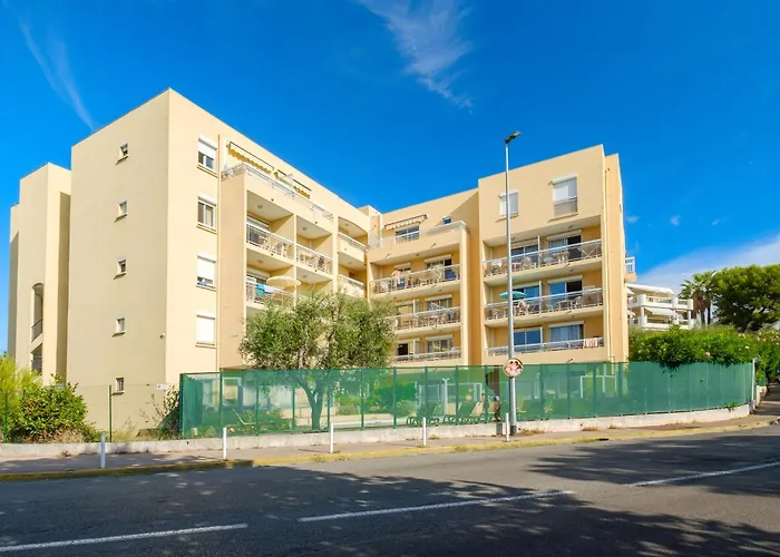 Lejlighedshotel Pierre & La Rostagne 3*