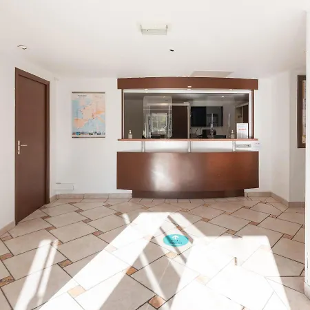 レジデンス　ピエール ＆ バカンス　ラ　ロスターギュ ジュアン・レ・パン