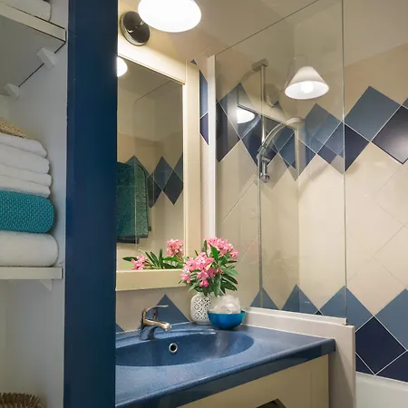 レジデンス　ピエール ＆ バカンス　ラ　ロスターギュ 3* ジュアン・レ・パン