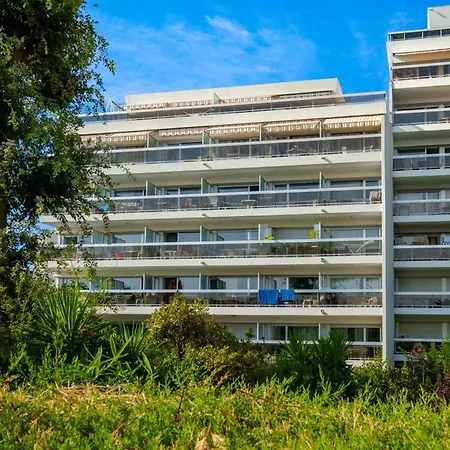 レジデンス　ピエール ＆ バカンス　ラ　ロスターギュ ジュアン・レ・パン