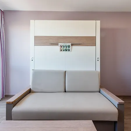 Pierre & La Rostagne Lejlighedshotel 3*