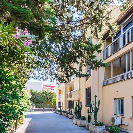 Pierre & La Rostagne 3* جوان ليه باه