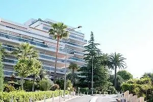 レジデンス　ピエール ＆ バカンス　ラ　ロスターギュ